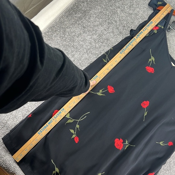 Ashley Graham Beyond Short Sleeve Cold Shoulder Mini Dress Black Red Floral M - Picture 8 of 12